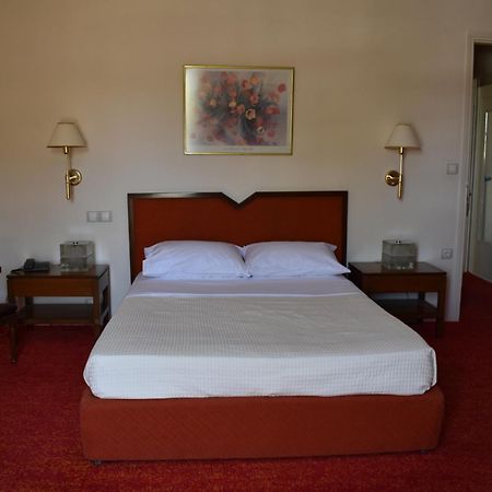 Hotel Theoxenia Mesolóngion المظهر الخارجي الصورة