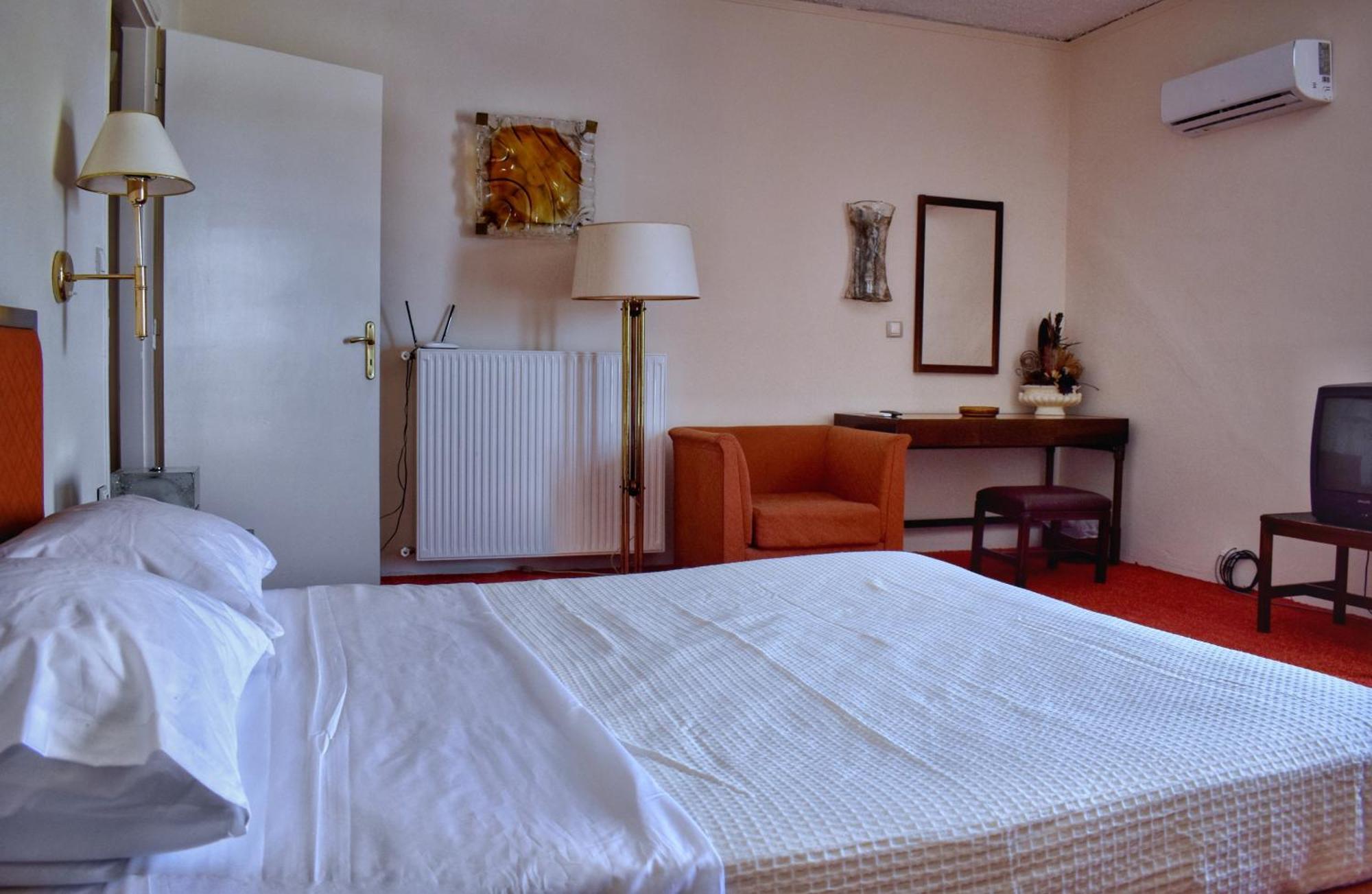 Hotel Theoxenia Mesolóngion المظهر الخارجي الصورة