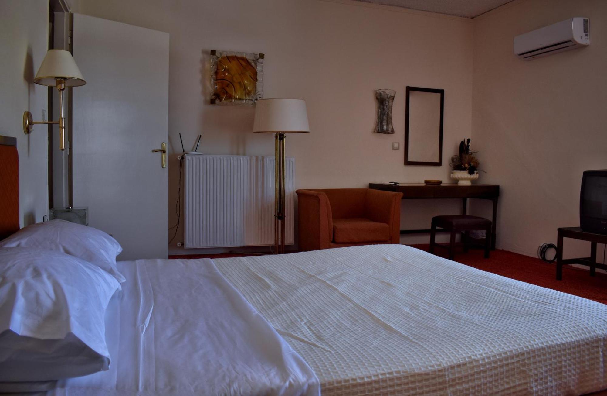 Hotel Theoxenia Mesolóngion المظهر الخارجي الصورة